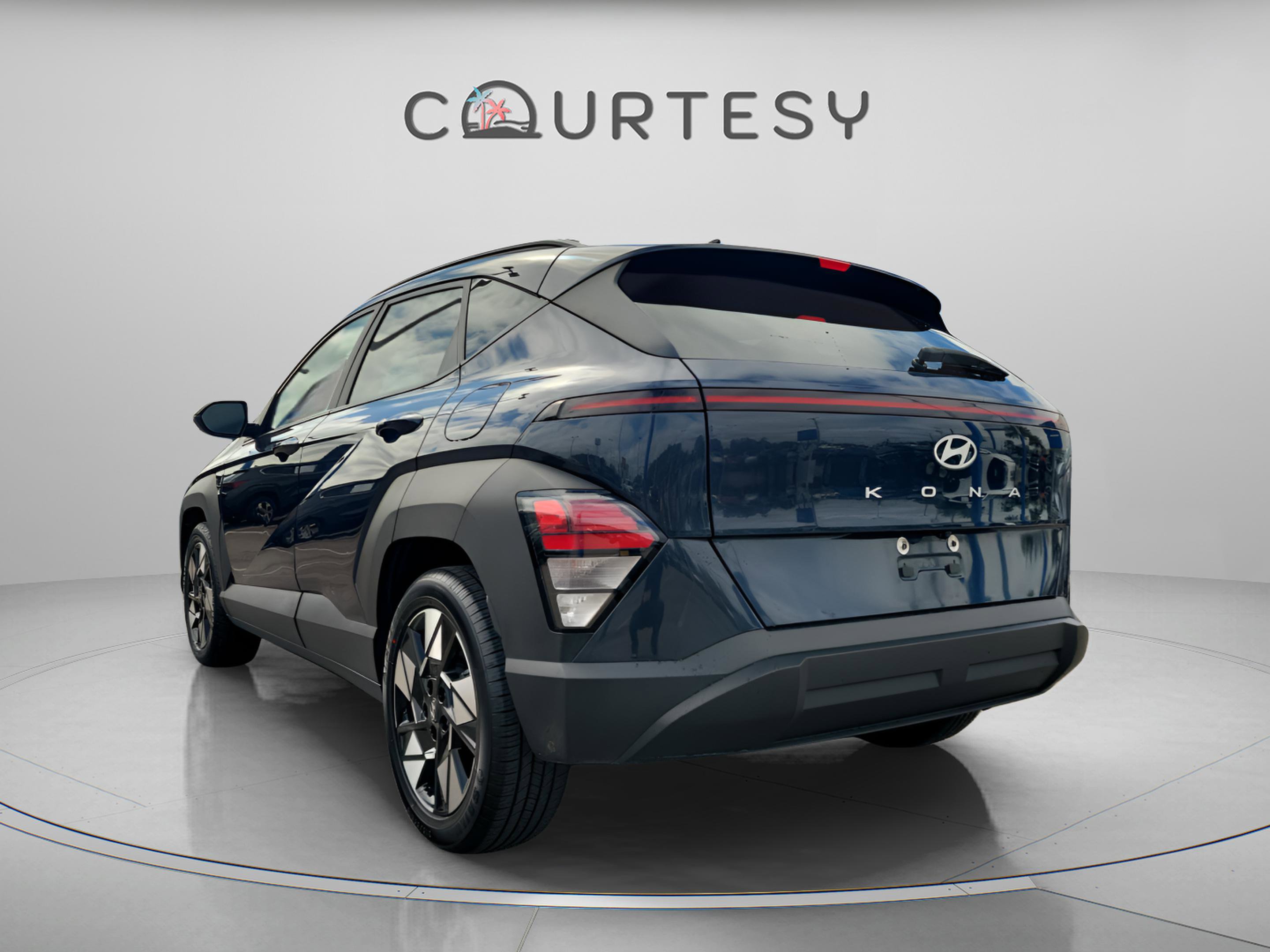 Used 2024 Hyundai Kona SEL video 2