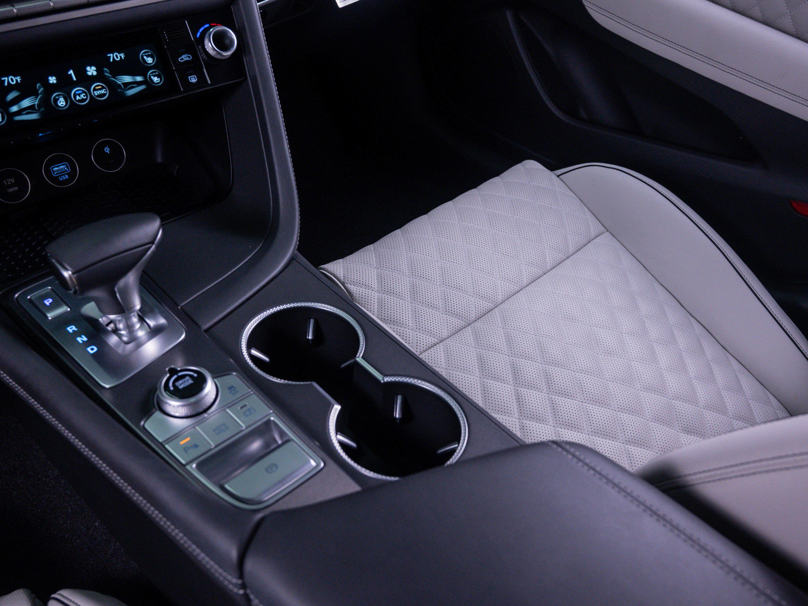 Used 2025 Genesis G70 3.3T Advanced image 27