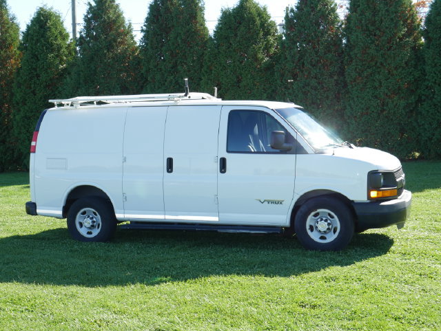 Used 2014 Chevrolet Express 2500 RWD image 3