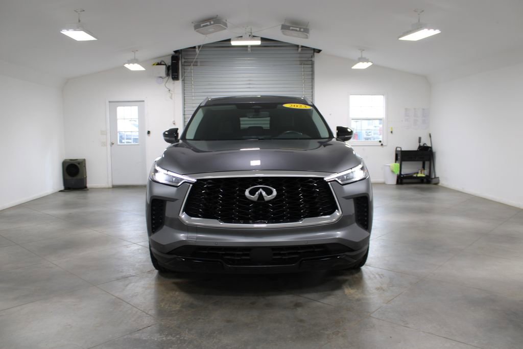 Used 2023 INFINITI QX60 Luxe FWD image 3