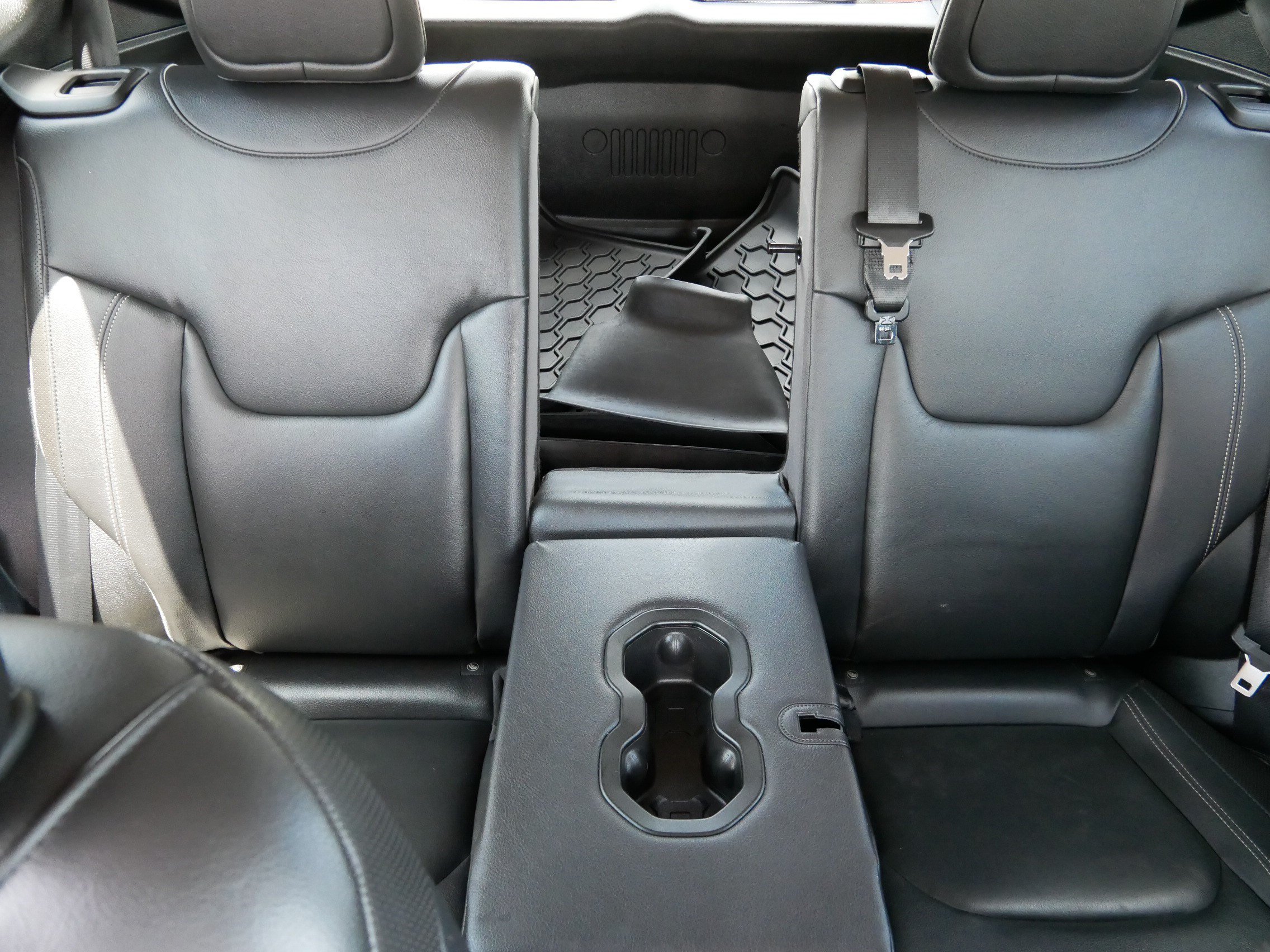 Used 2015 Jeep Renegade Limited w/ Safety & Security Group I AWD/4WD image 13