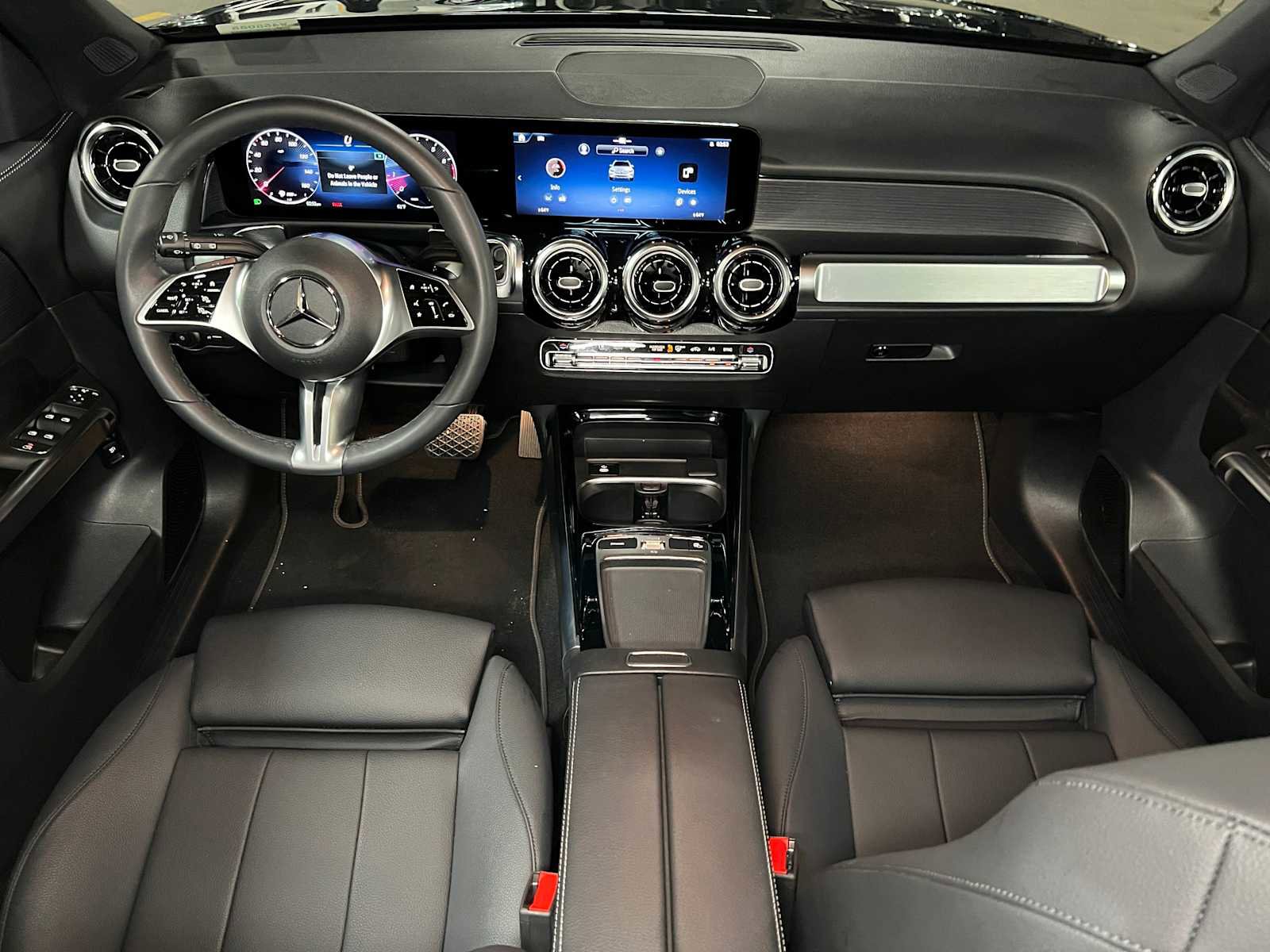 Used 2026 Mercedes-Benz GLB 250 4MATIC image 43