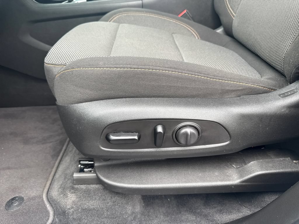 Certified 2020 Chevrolet Traverse LT FWD image 16