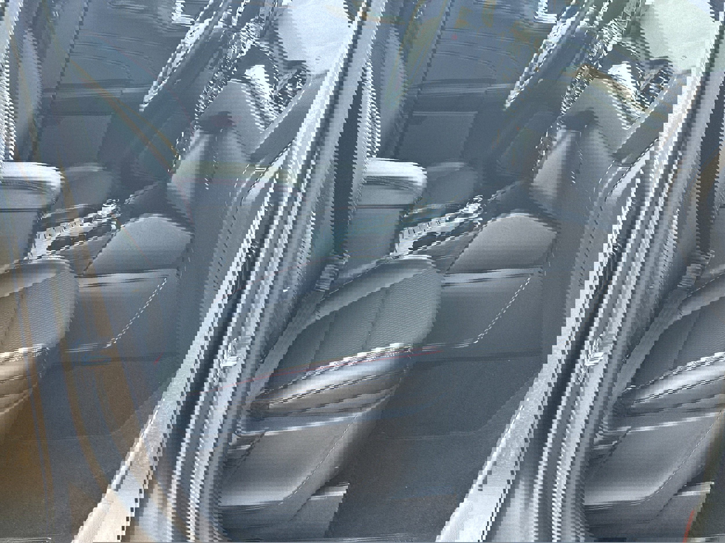 Used 2025 Ford Escape ST-Line image 13