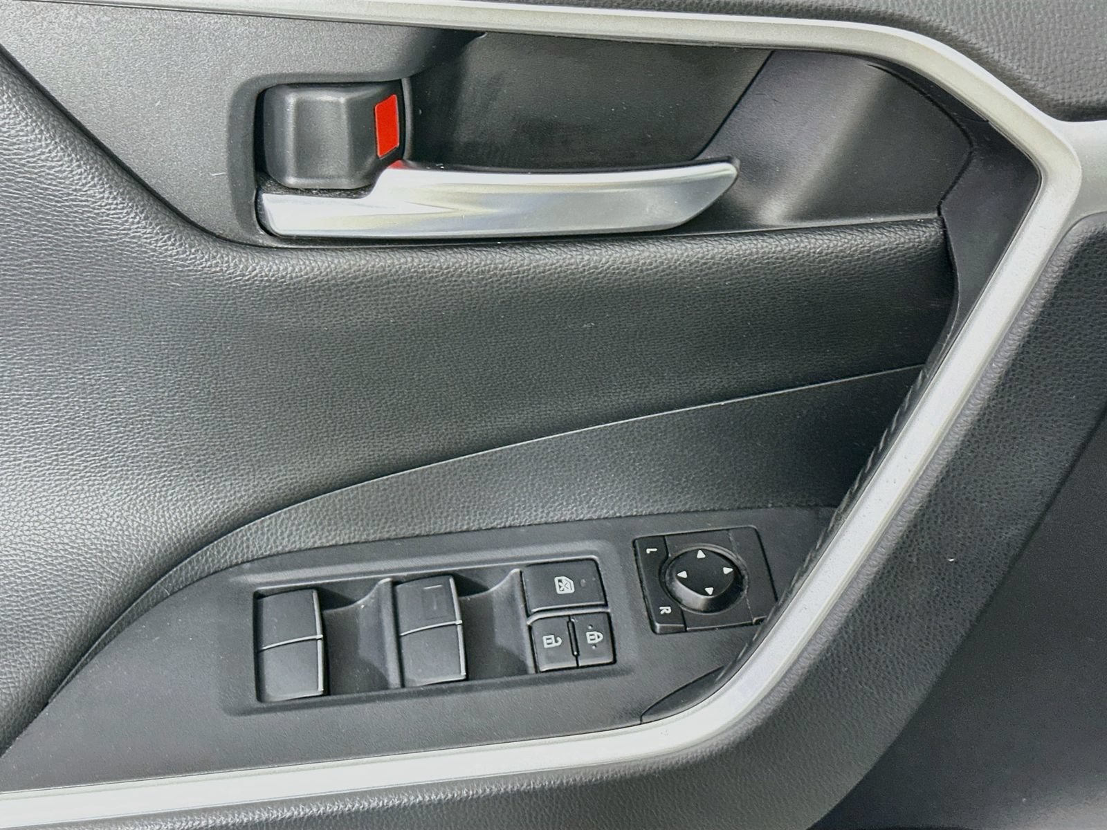 Certified 2019 Toyota RAV4 XSE AWD/4WD image 18