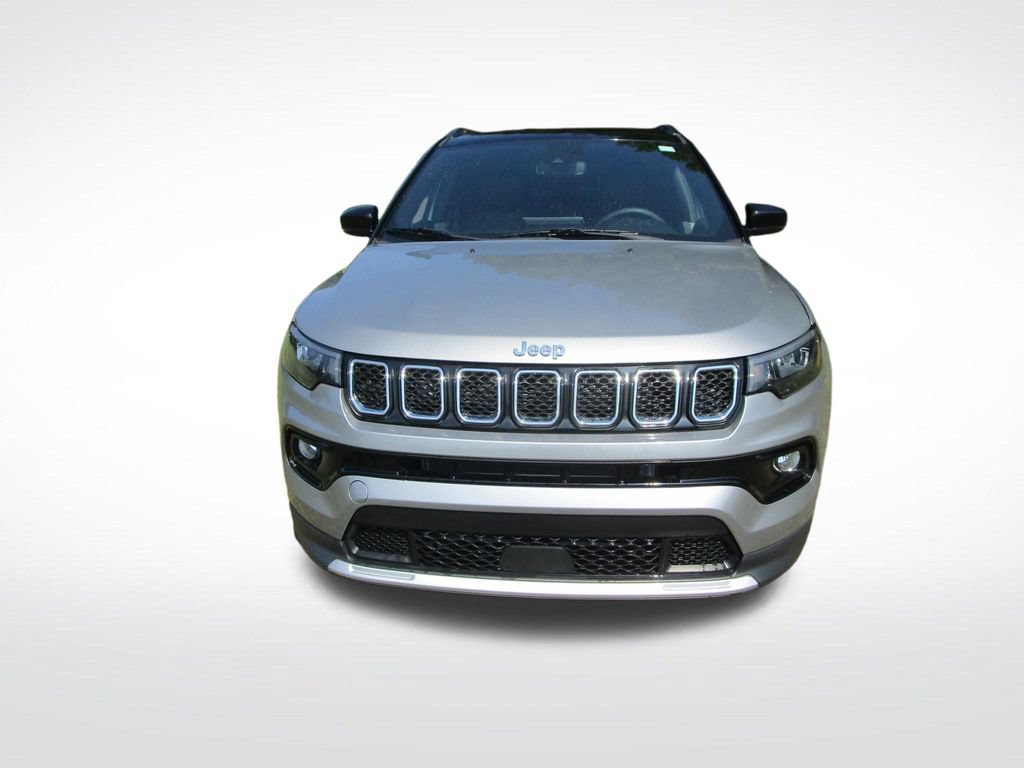 Used 2023 Jeep Compass Limited AWD/4WD image 5