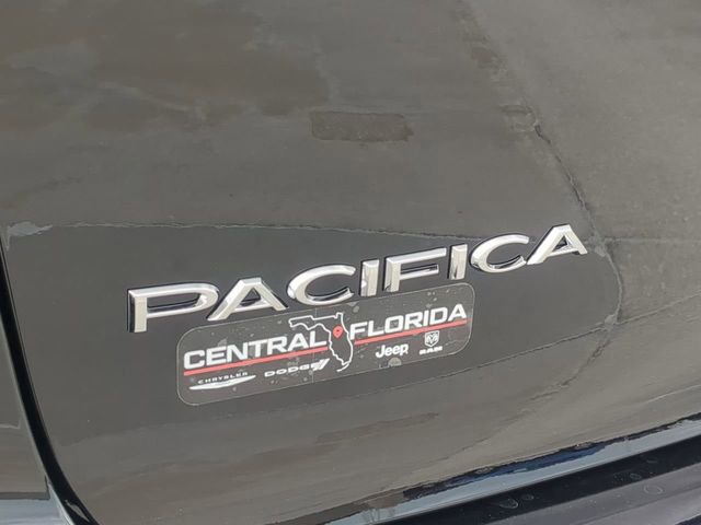 New 2027 Chrysler Pacifica Limited FWD image 13