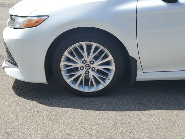 Used 2020 Toyota Camry XLE w/ Navigation Package FWD image 8