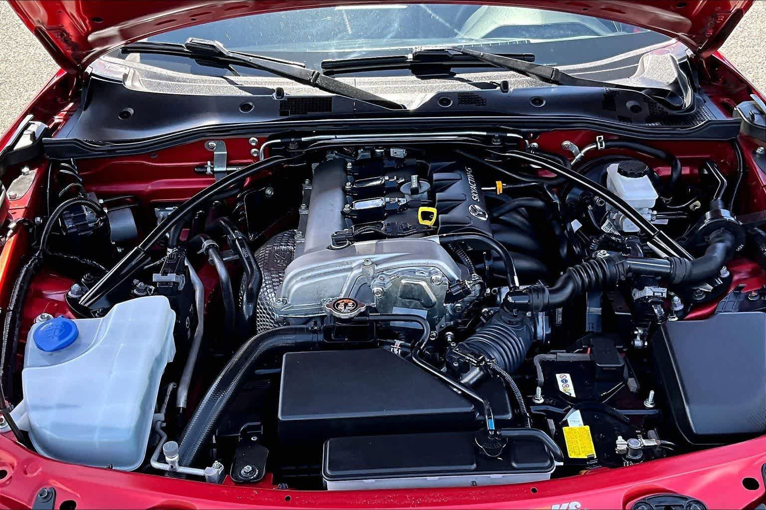 Used 2021 MAZDA MX-5 Miata RF Grand Touring RWD image 9