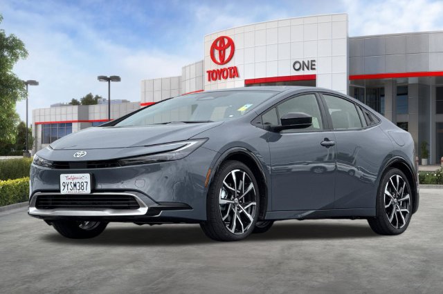 Certified 2026 Toyota Prius Plug-In Hybrid FWD image 10