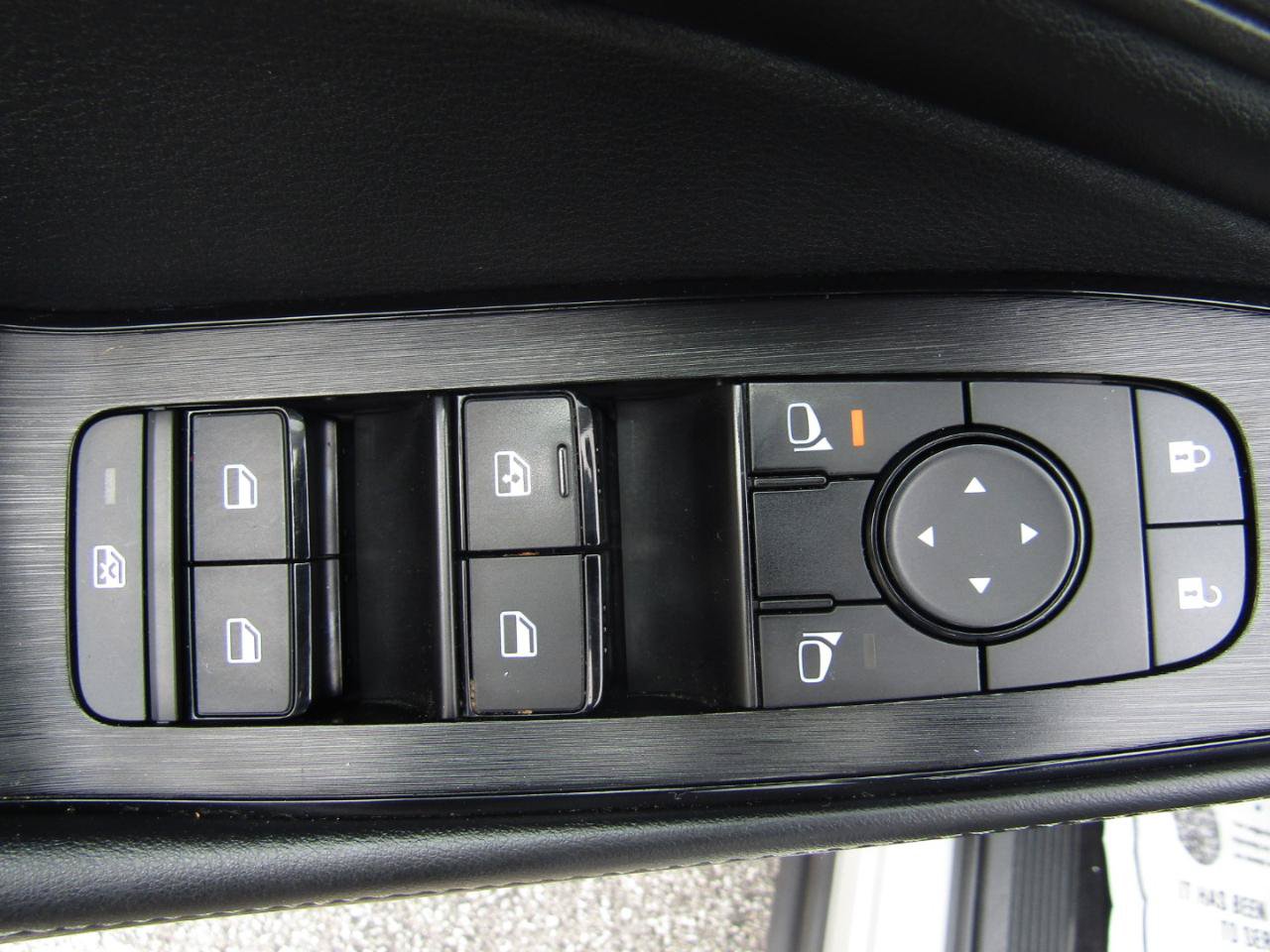 Used 2024 Nissan Rogue SV w/ SV Premium Package AWD/4WD image 12