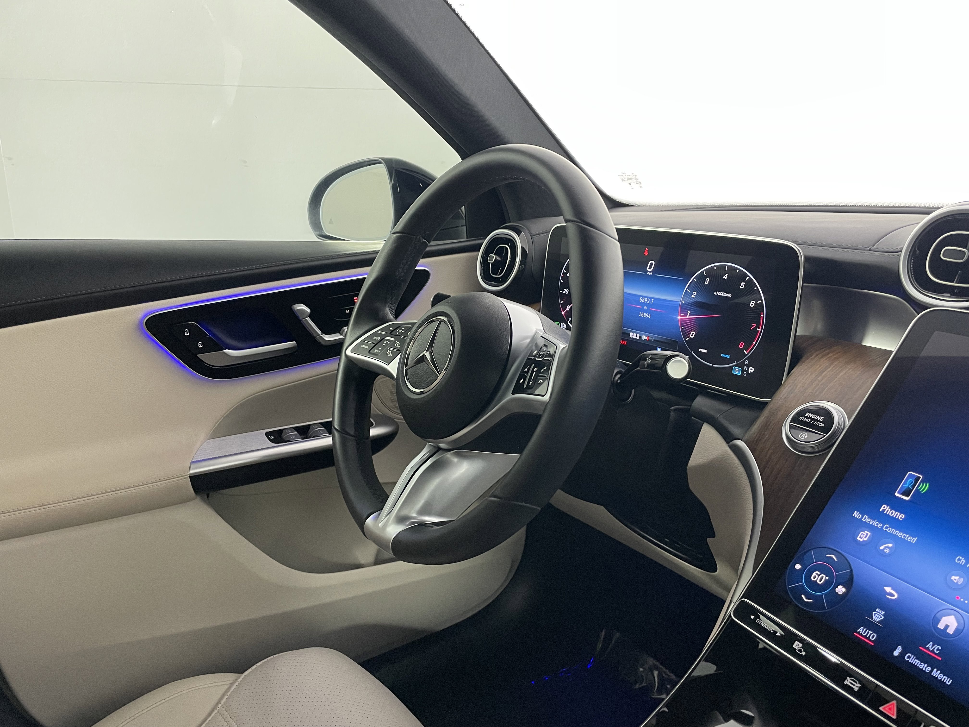 Used 2024 Mercedes-Benz GLC 300 4MATIC image 10