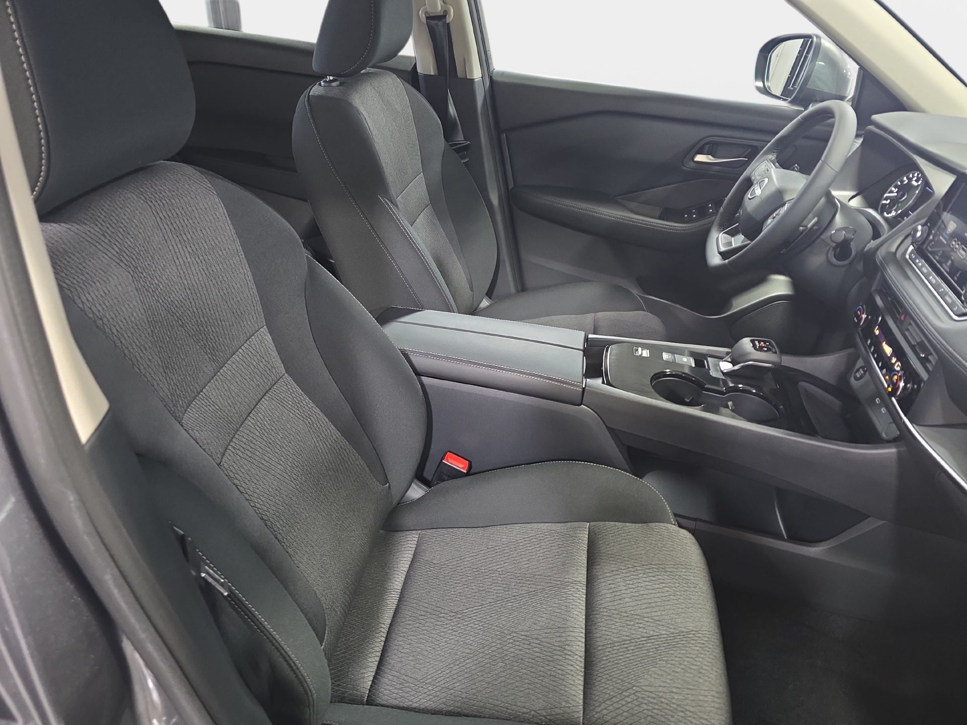 New 2026 Nissan Rogue SV FWD image 10