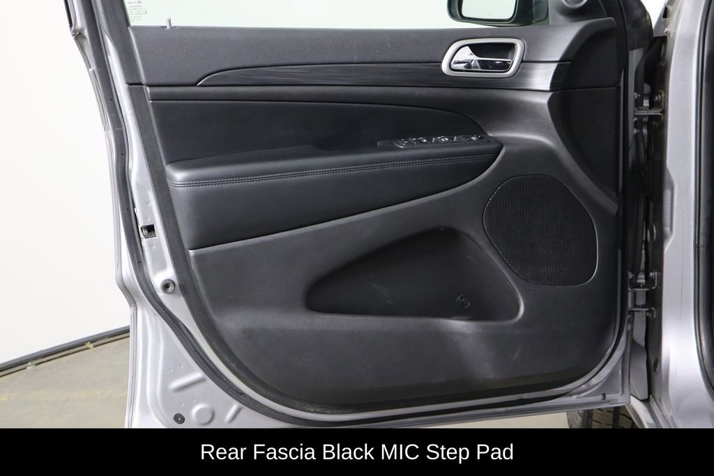 Used 2020 Jeep Grand Cherokee Altitude AWD/4WD image 19