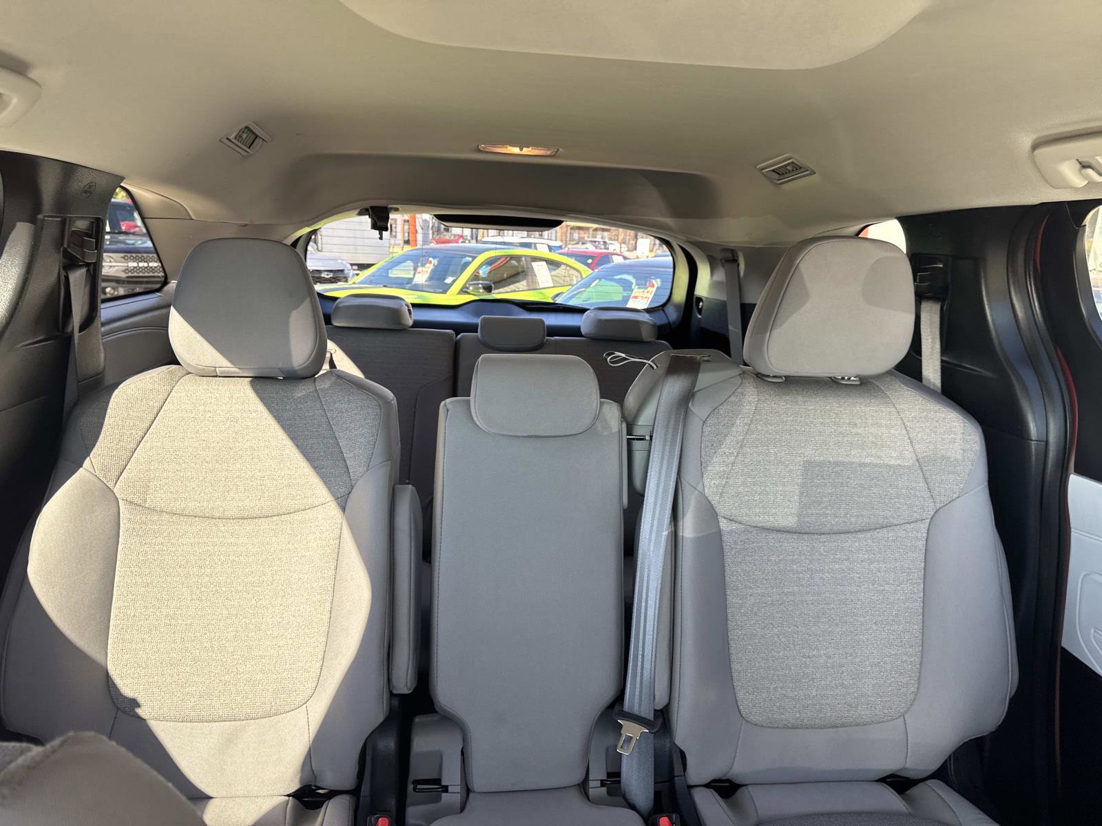 Used 2025 Toyota Sienna LE image 9