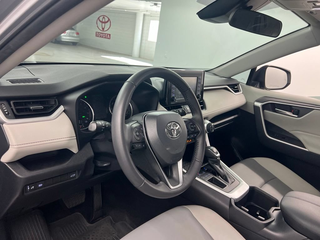 Used 2022 Toyota RAV4 XLE Premium FWD image 9