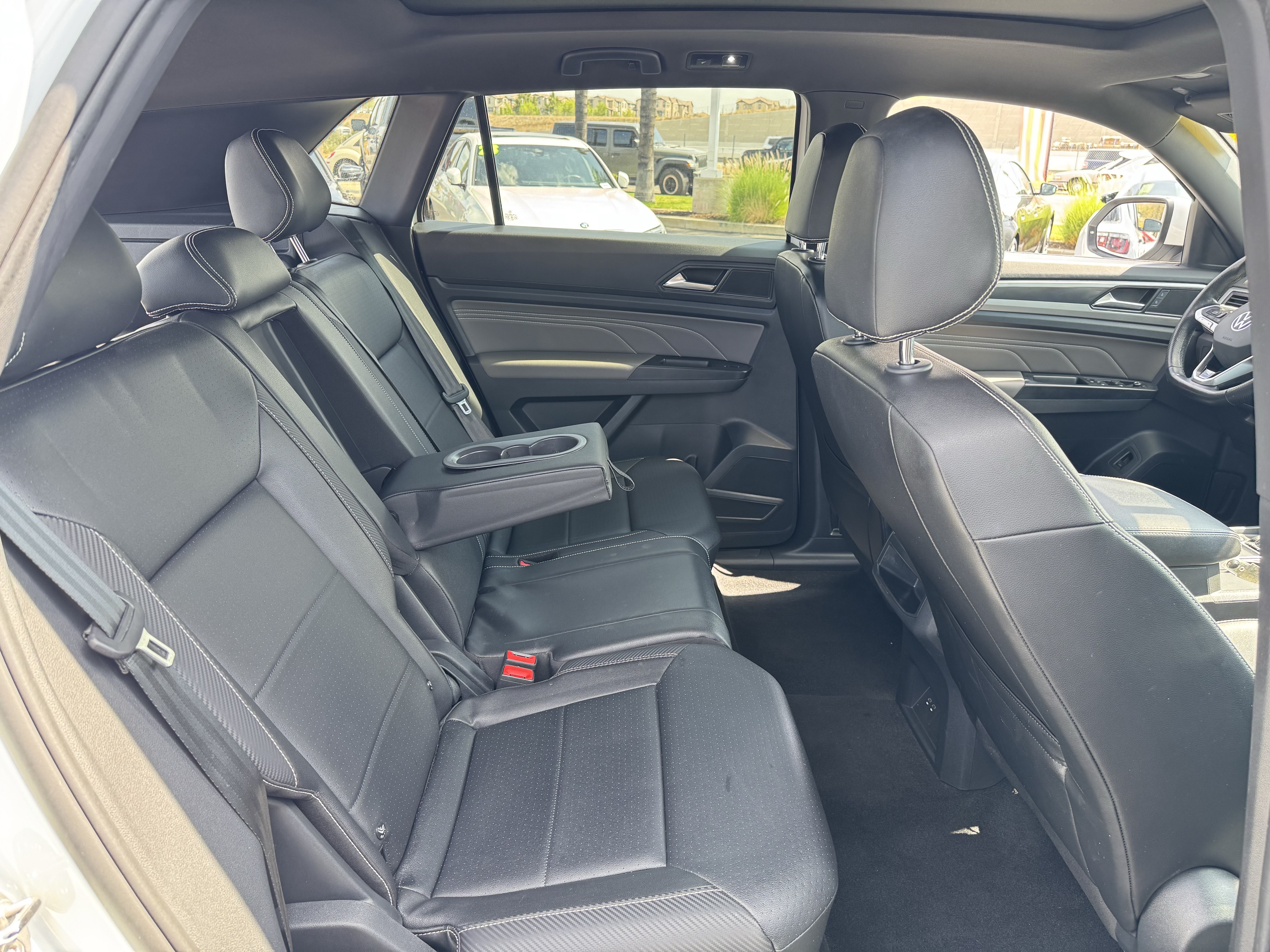 Used 2021 Volkswagen Atlas Cross Sport SE w/ Panoramic Sunroof Package FWD image 33