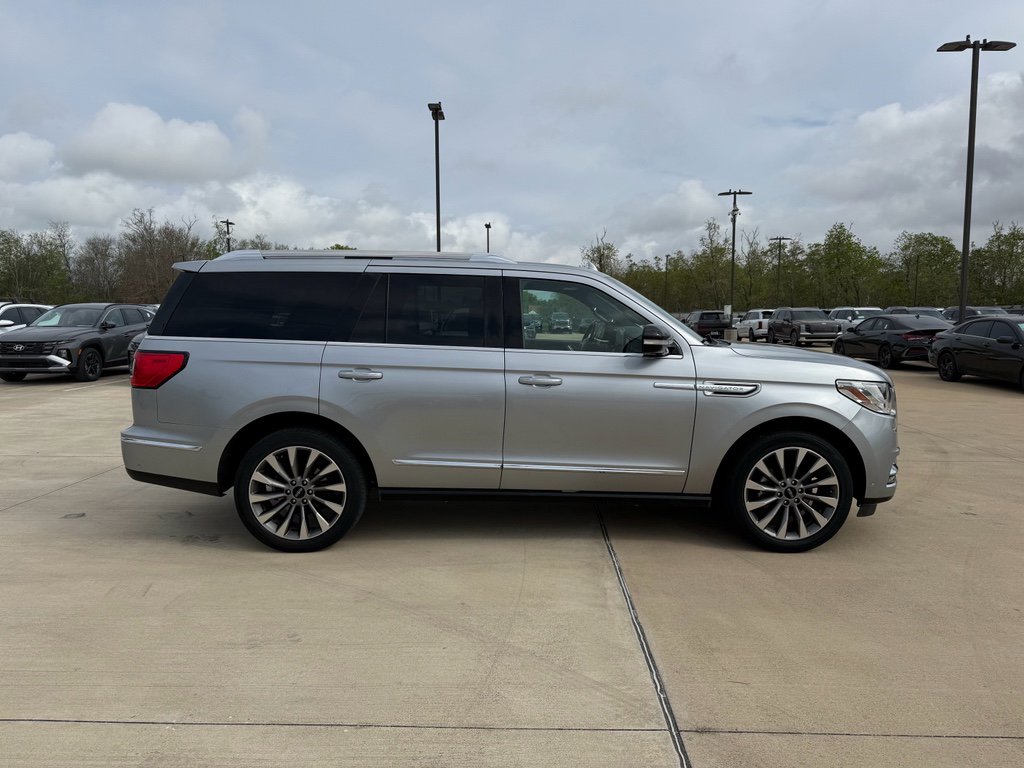 Used 2020 Lincoln Navigator Reserve image 4