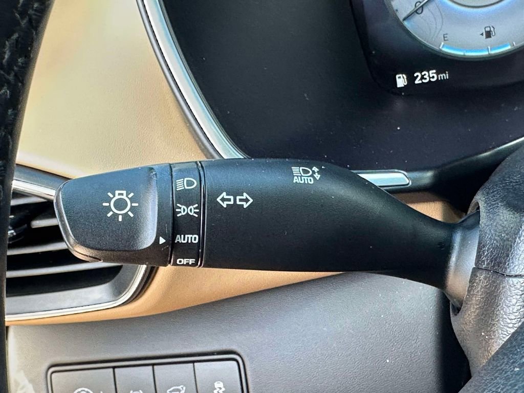 Used 2023 Hyundai Santa Fe Calligraphy image 32