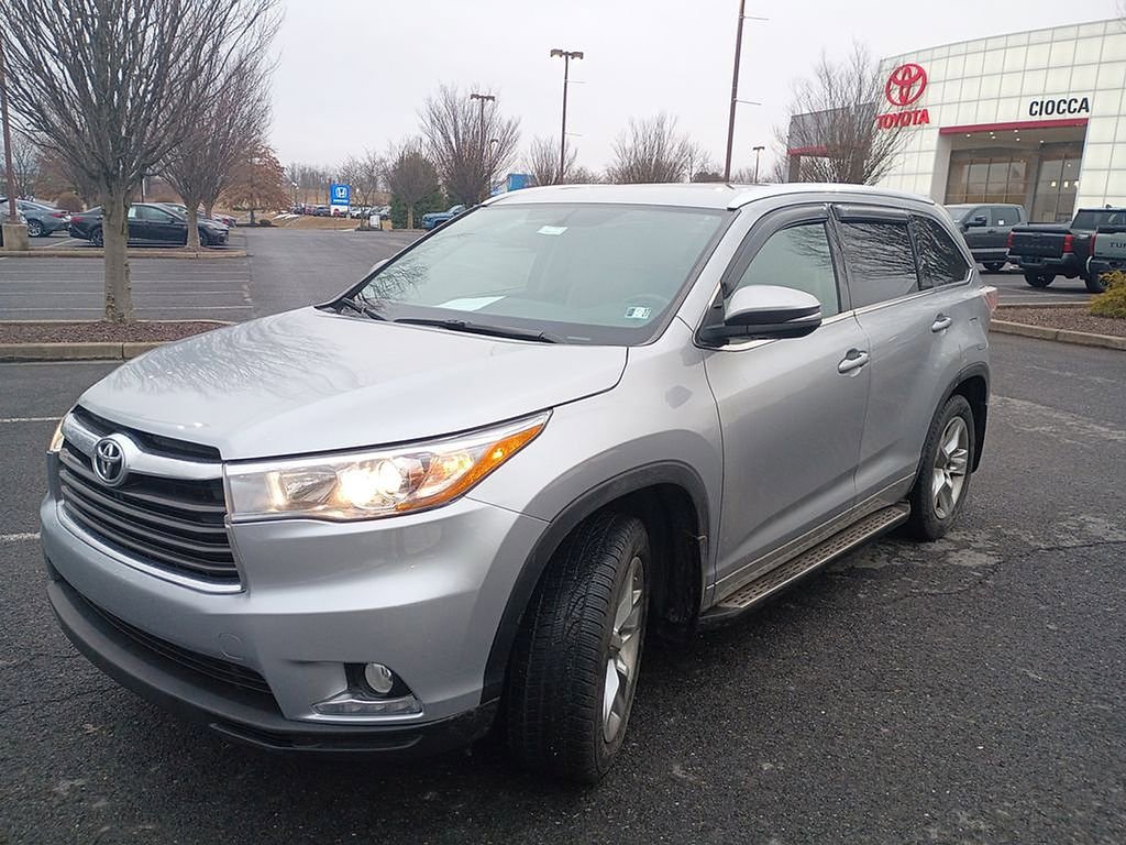 Used 2016 Toyota Highlander Limited image 3
