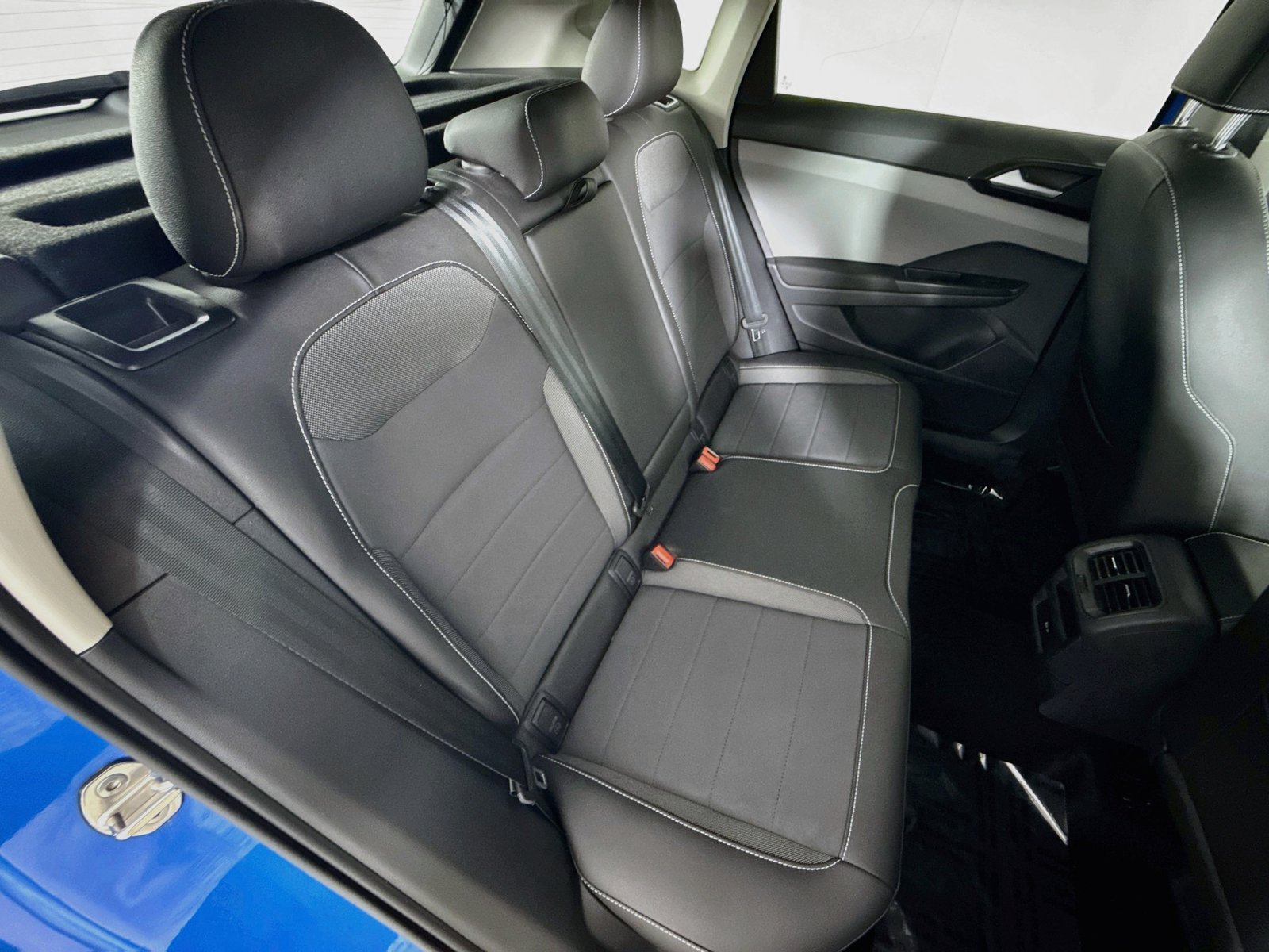 Certified 2023 Volkswagen Taos SE w/ Panoramic Sunroof Package AWD/4WD image 25