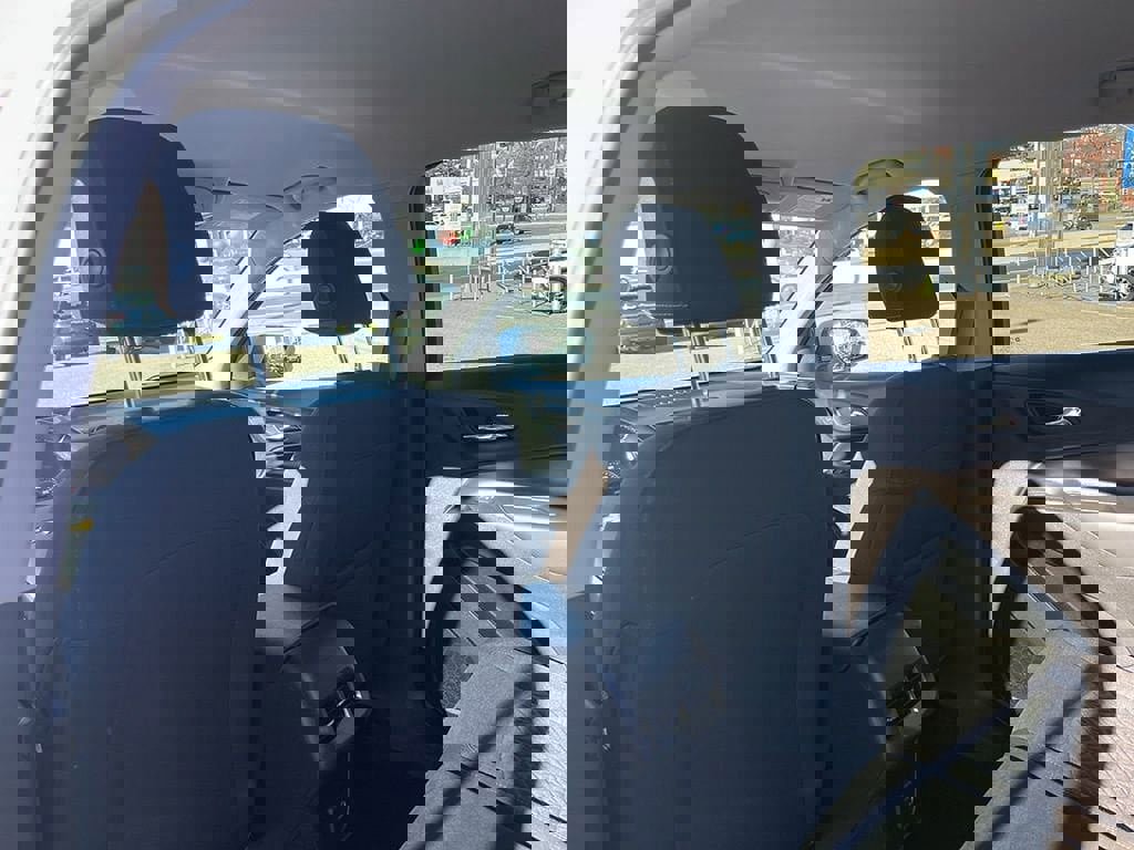 Used 2023 Chevrolet Equinox LT image 30