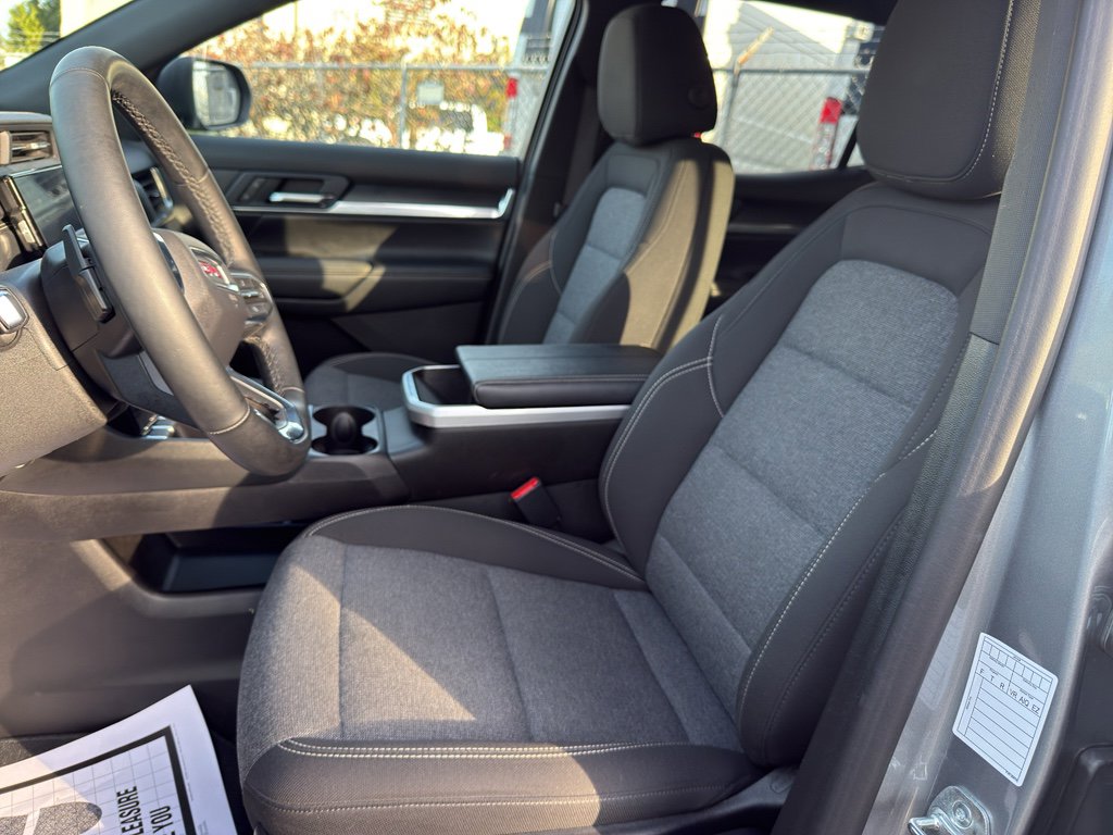 Used 2025 GMC Terrain Elevation image 5