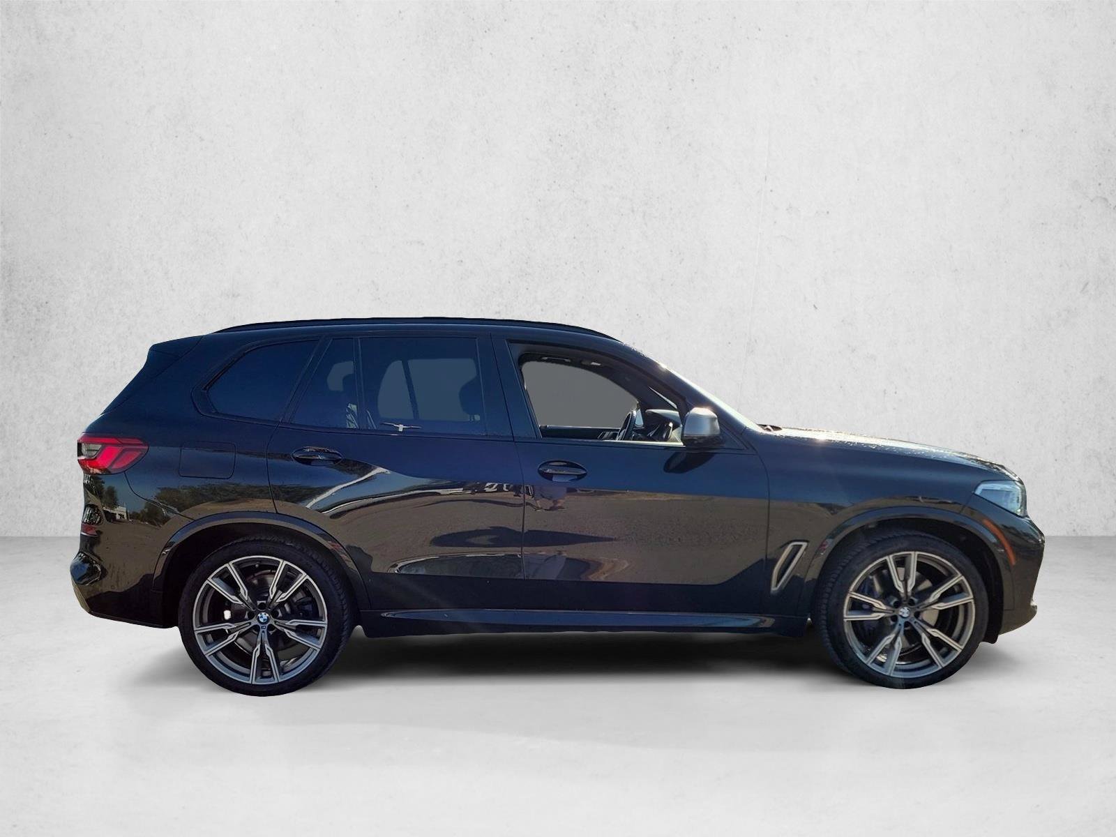 Used 2020 BMW X5 M50i w/ Executive Package AWD/4WD image 4