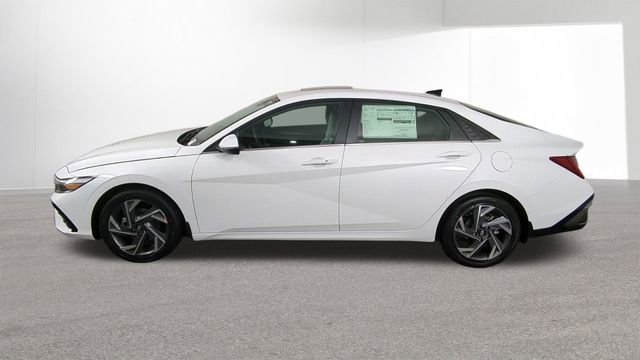 New 2026 Hyundai Elantra Limited image 5