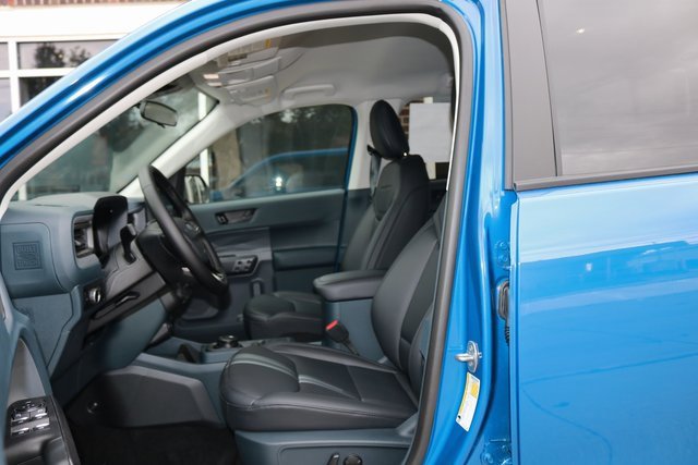 New 2025 Ford Maverick Lariat w/ Black Appearance Package image 9