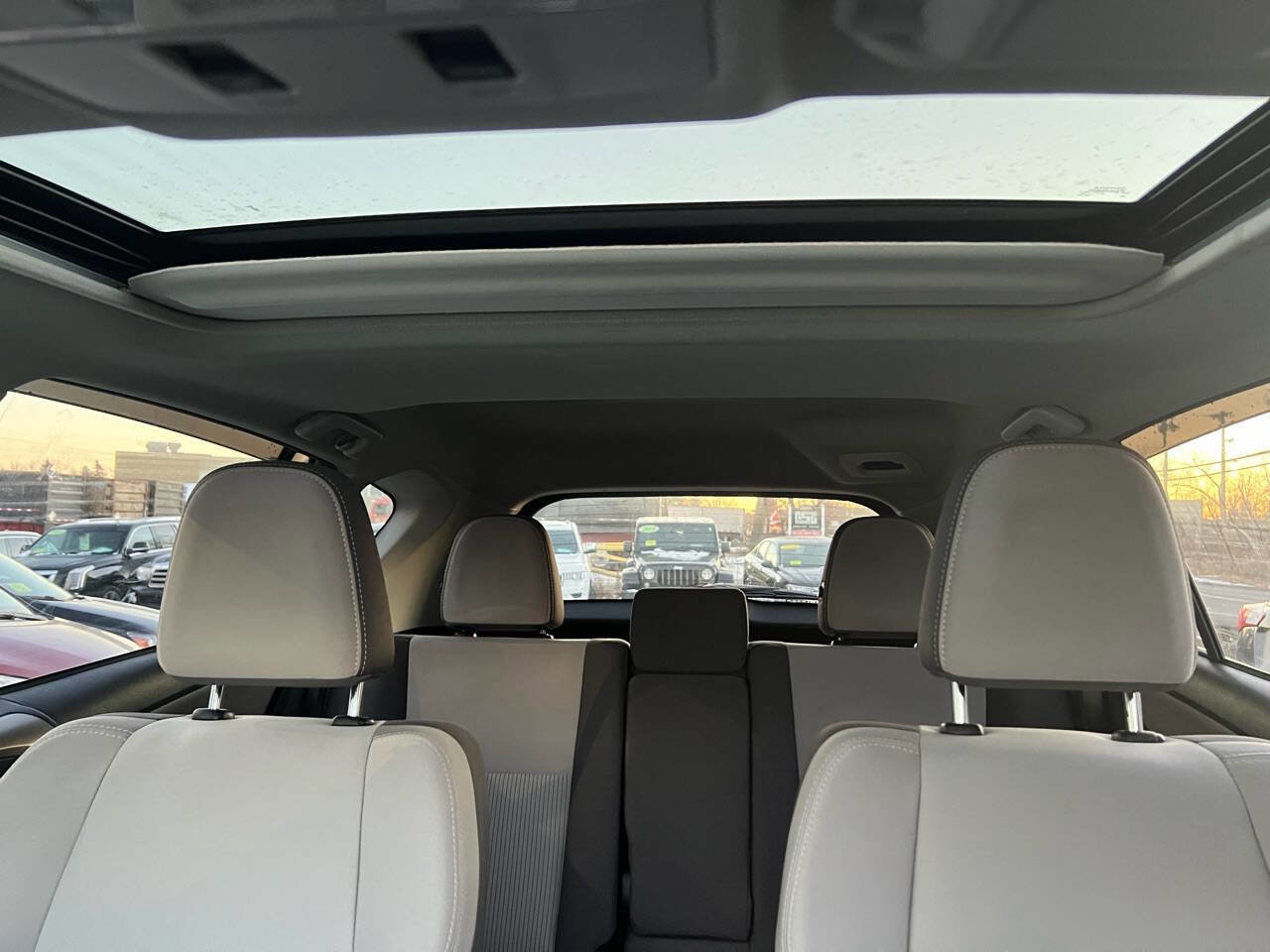 Used 2015 Toyota RAV4 XLE image 30