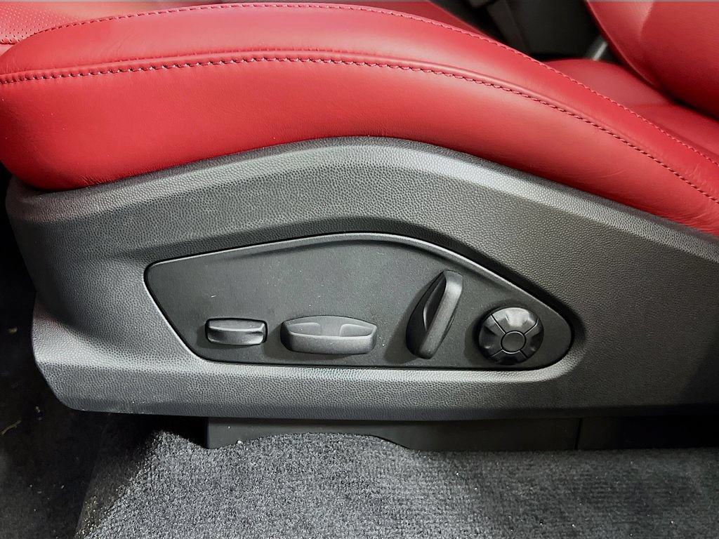 New 2026 Porsche Macan 4 Electric AWD/4WD image 22