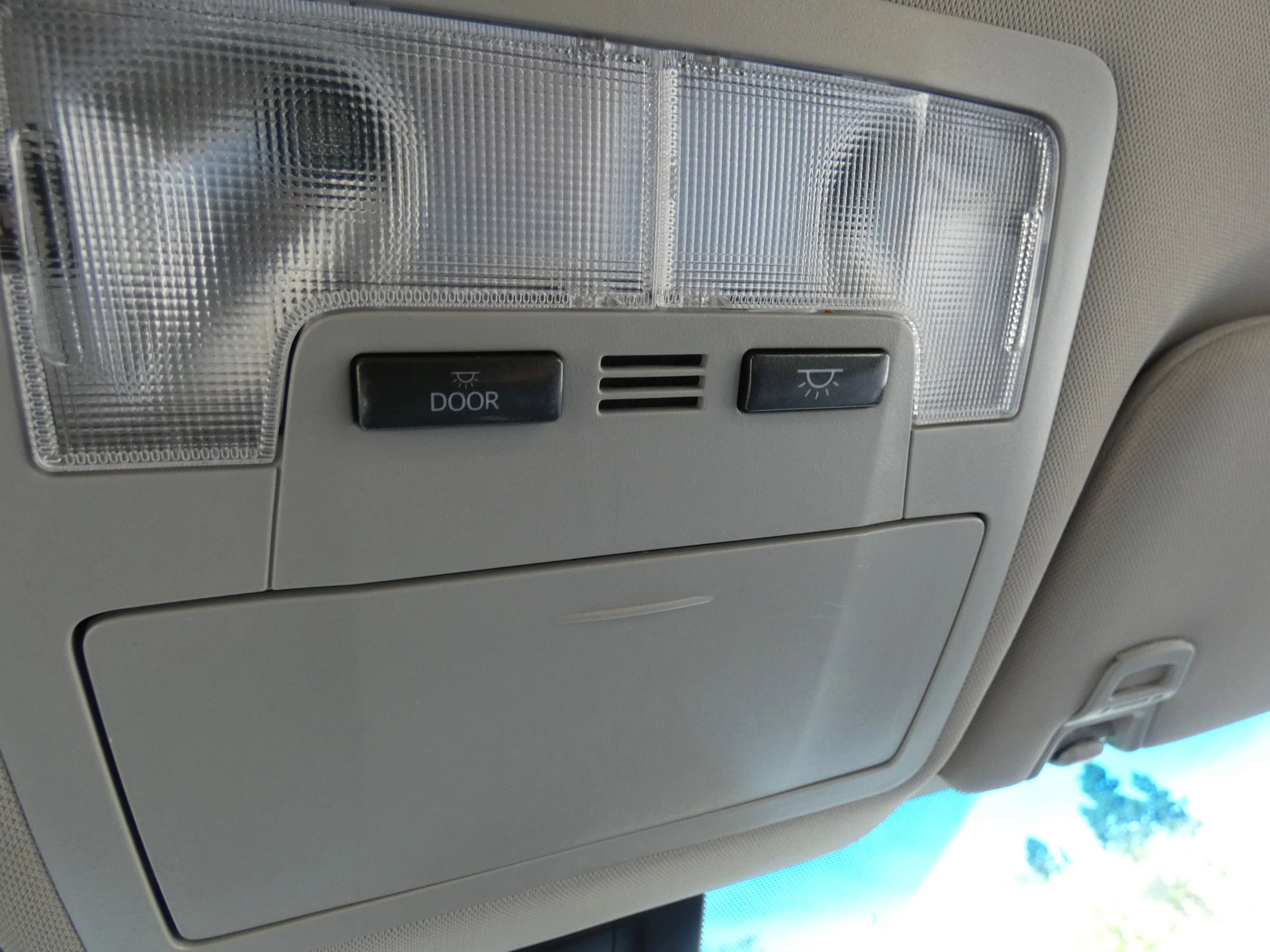 Used 2018 Toyota Avalon XLE image 69