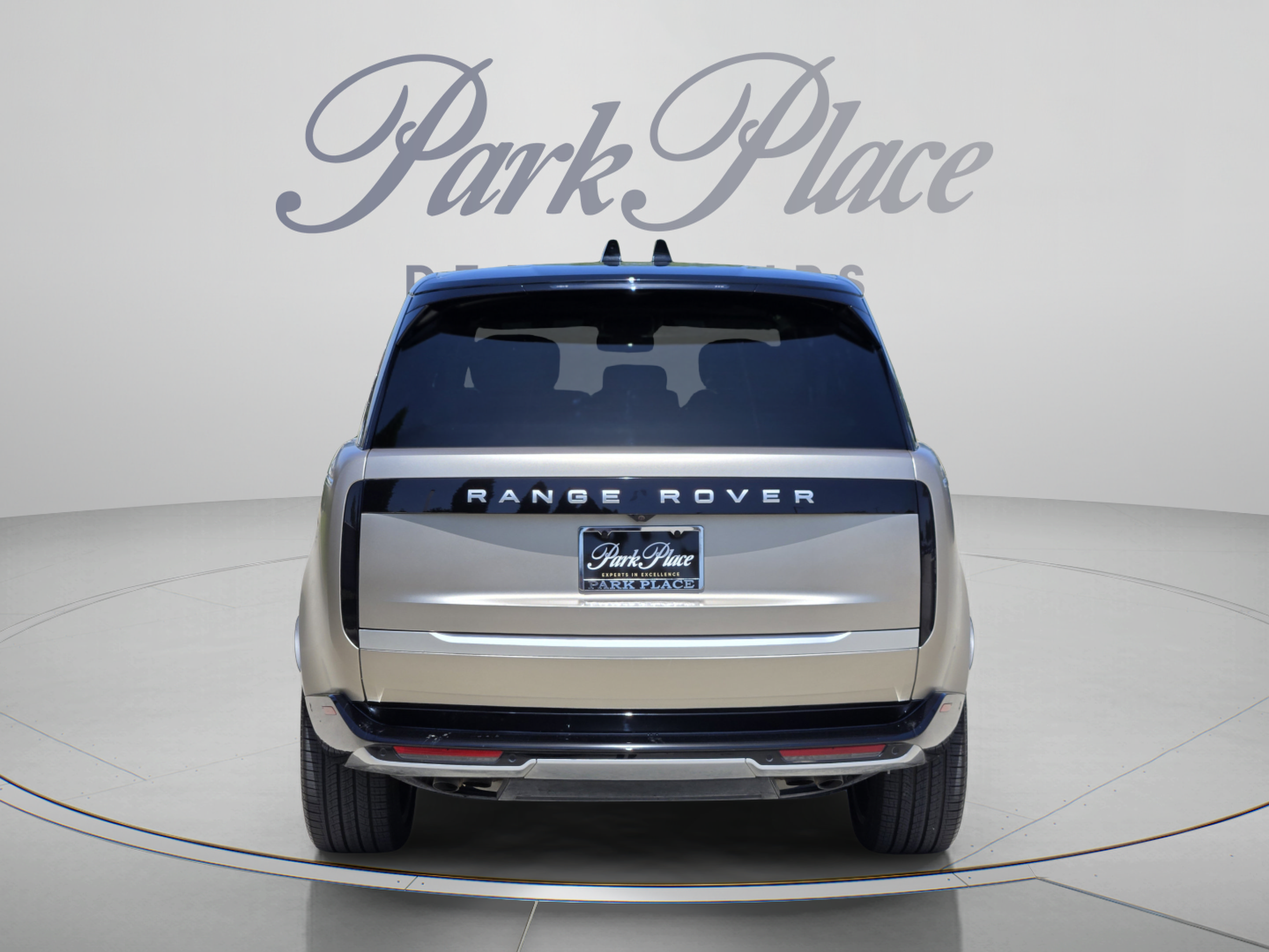 Used 2025 Land Rover Range Rover Long Wheelbase Autobiography AWD/4WD image 4