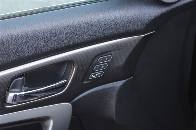 Used 2017 Honda Accord EX-L image 10