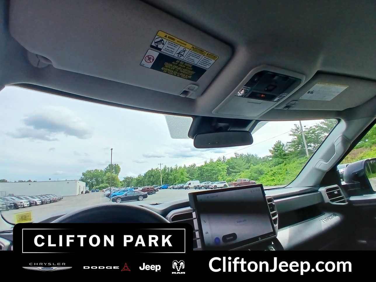 Used 2022 Toyota Tundra SR5 w/ SR5 Premium Package AWD/4WD image 26