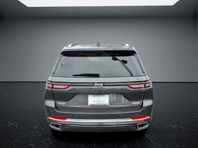 Used 2023 Jeep Grand Cherokee Summit AWD/4WD image 6