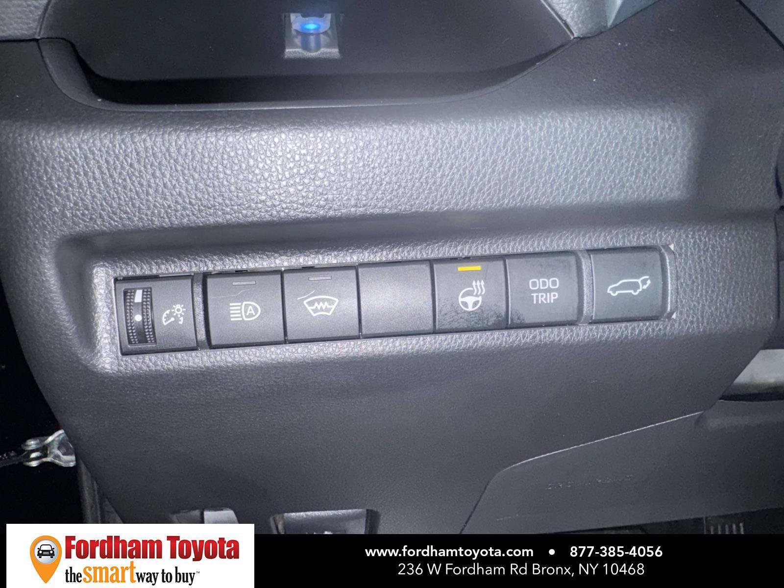 Used 2025 Toyota RAV4 XSE w/ Weather Package AWD/4WD image 21