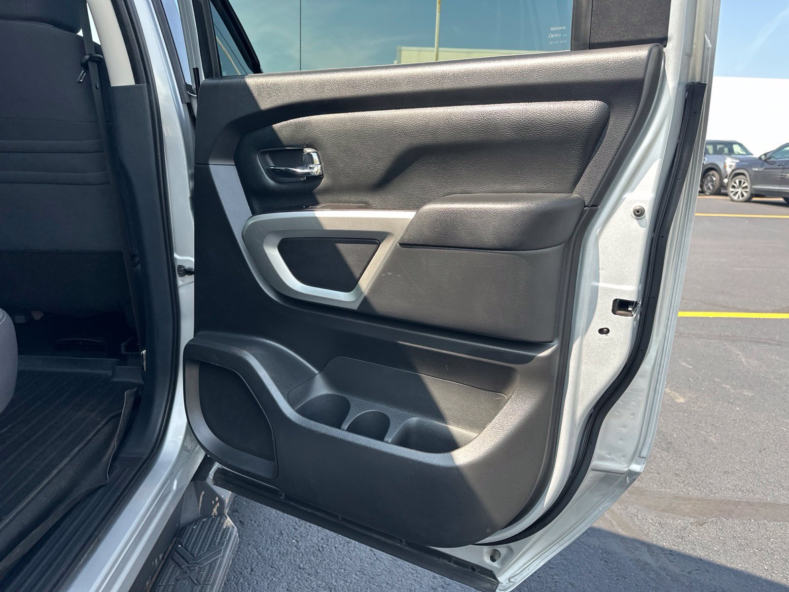 Used 2020 Nissan Titan SV w/ SV Convenience Package AWD/4WD image 33