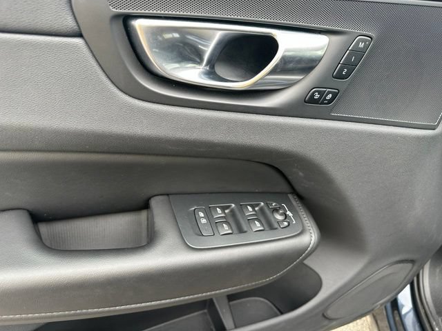 Used 2025 Volvo XC60 B5 Plus AWD/4WD image 20