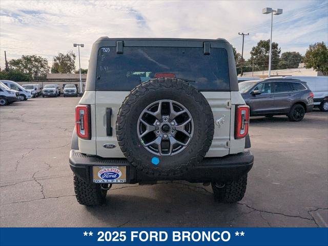 New 2025 Ford Bronco Badlands AWD/4WD image 3