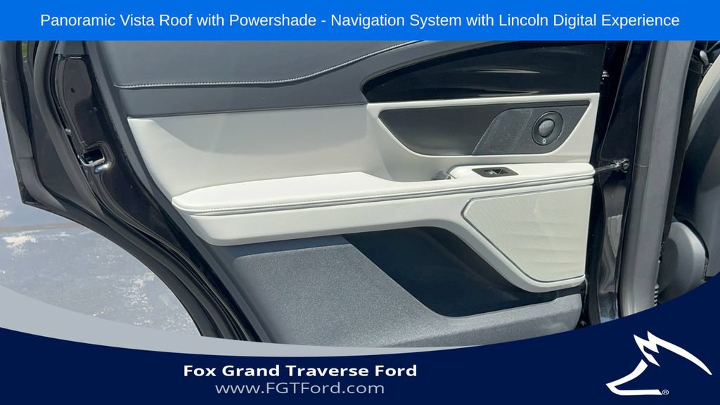 Used 2026 Lincoln Nautilus Reserve AWD/4WD image 32
