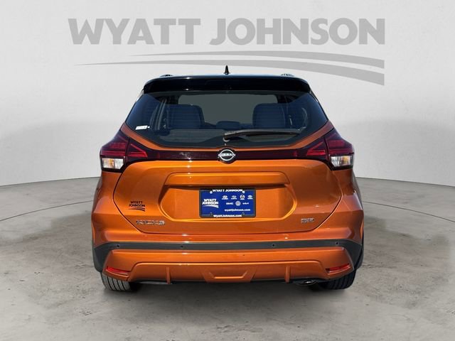 Used 2023 Nissan Kicks SR w/ SR Premium Package FWD image 4