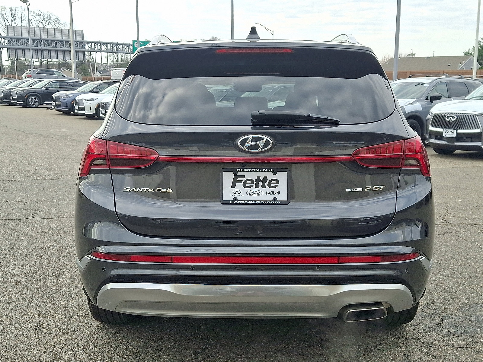 Used 2021 Hyundai Santa Fe Calligraphy w/ Cargo Package image 5