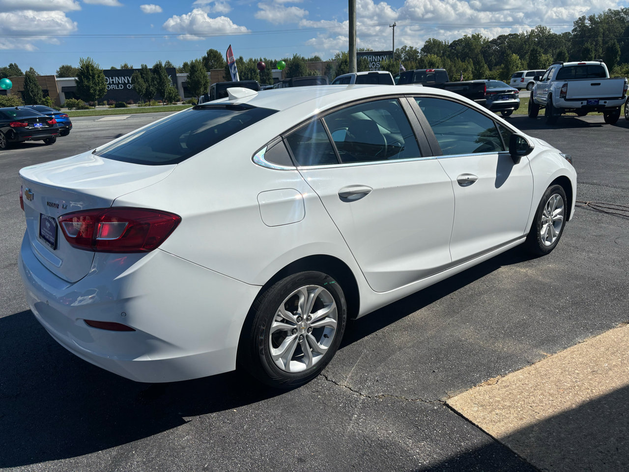 Used 2019 Chevrolet Cruze LT w/ Convenience Package image 5
