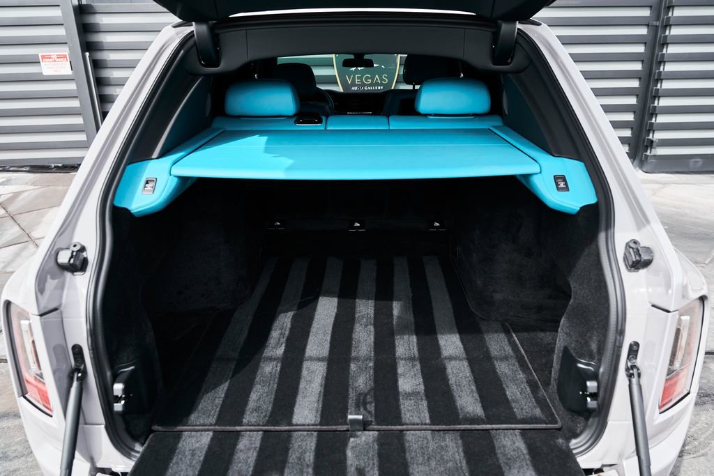 Used 2025 Rolls-Royce Cullinan Black Badge image 18