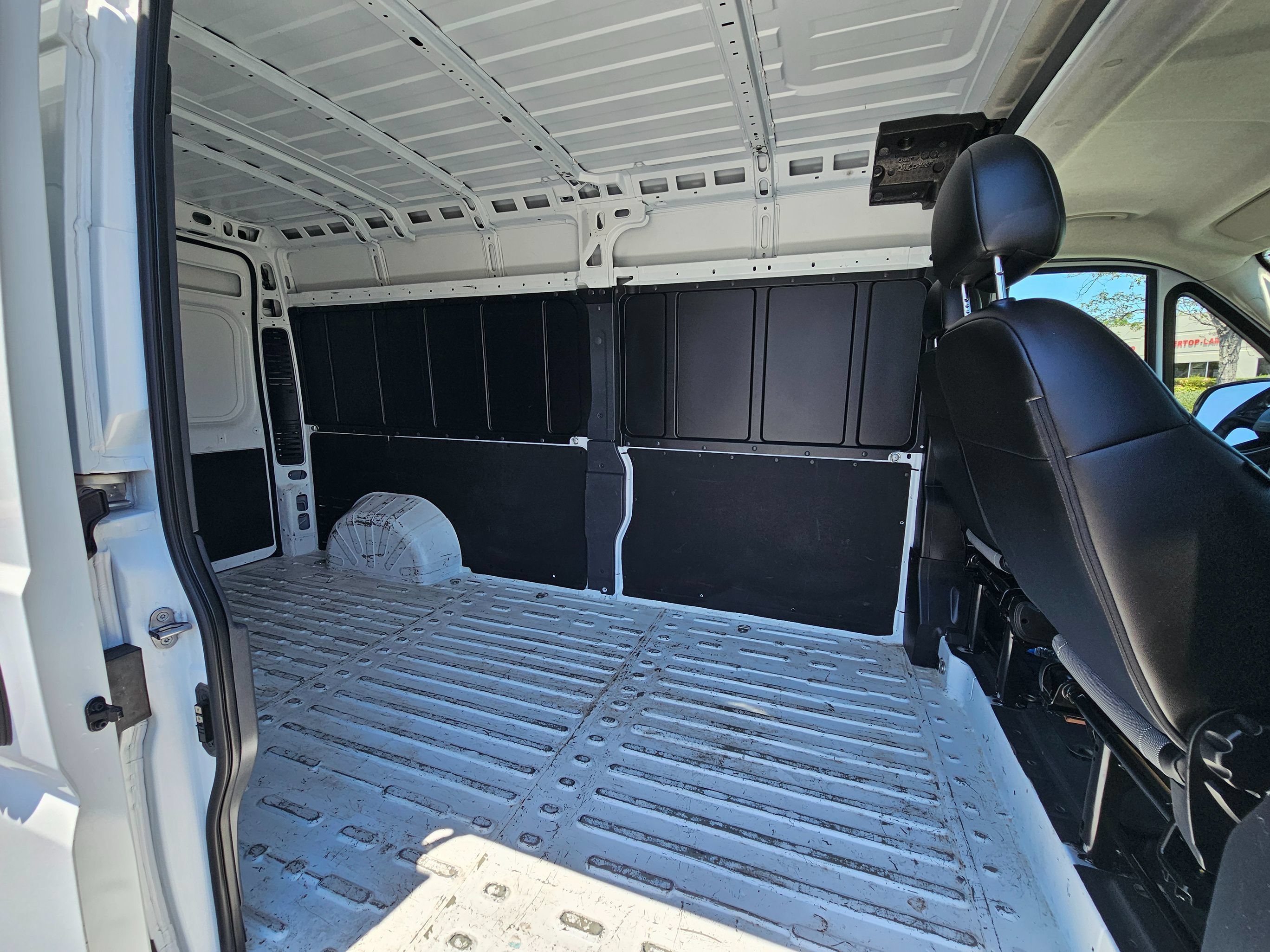 Used 2023 RAM ProMaster 2500 FWD image 18