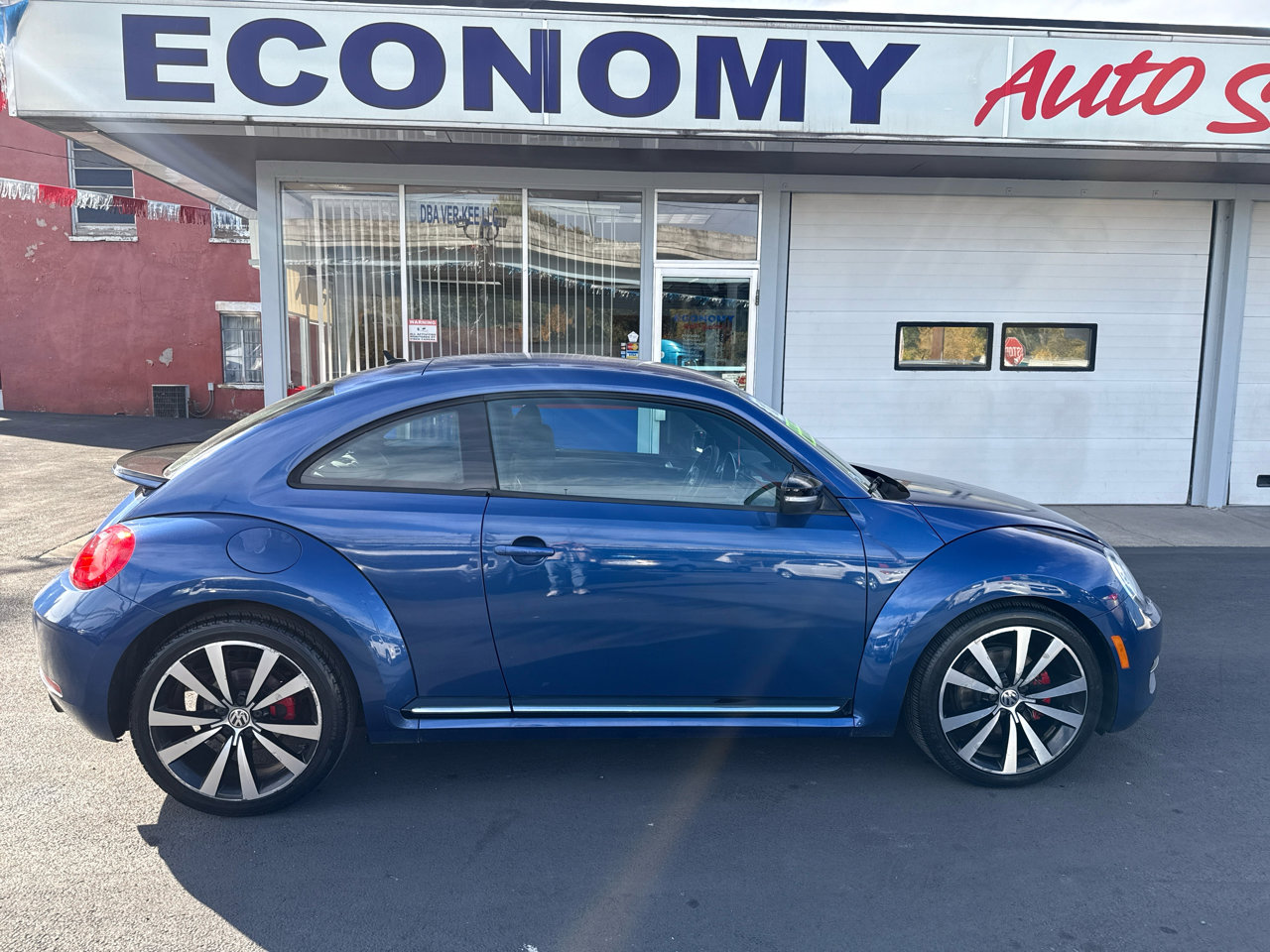 Used 2012 Volkswagen Beetle 2.0T image 2