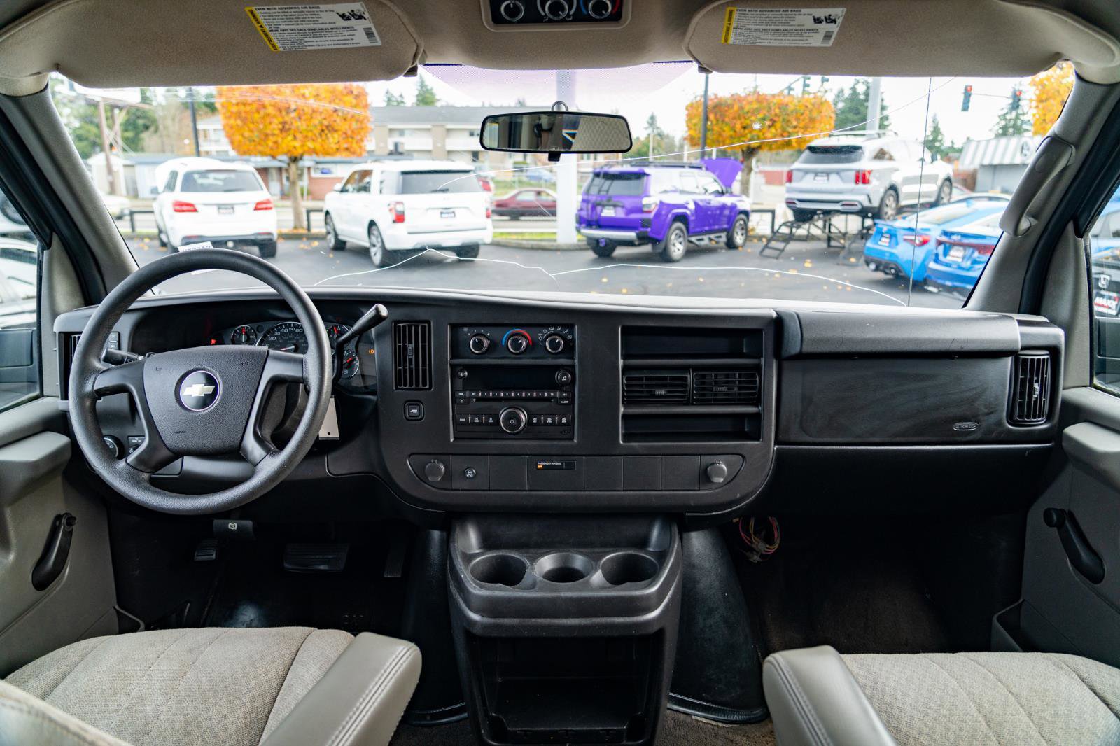 Used 2009 Chevrolet Express 1500 Passenger image 17