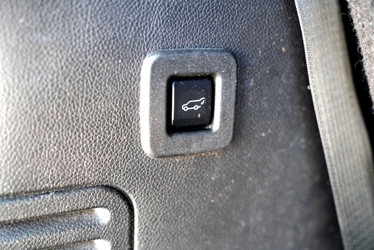 Used 2017 Ford Expedition XLT w/ Equipment Group 202A image 23